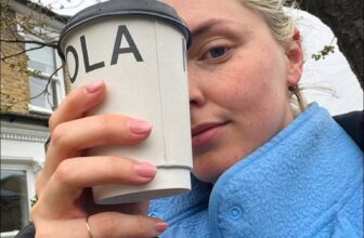 The Sizzling Woman Stroll Playlist — Estée Lalonde