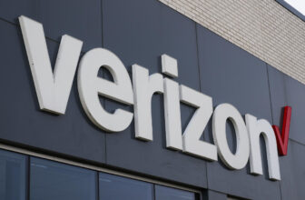 Verizon confirms a community outage is affecting cell prospects throughout the US